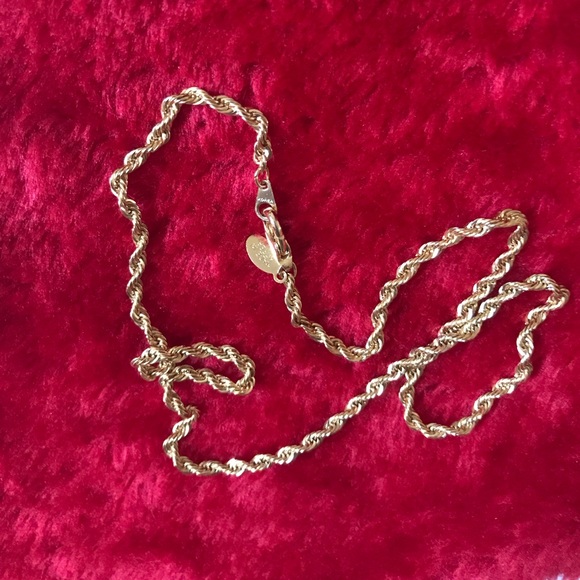 American Showcase Jewelry Vintage American Showcase 8 Gold Chain